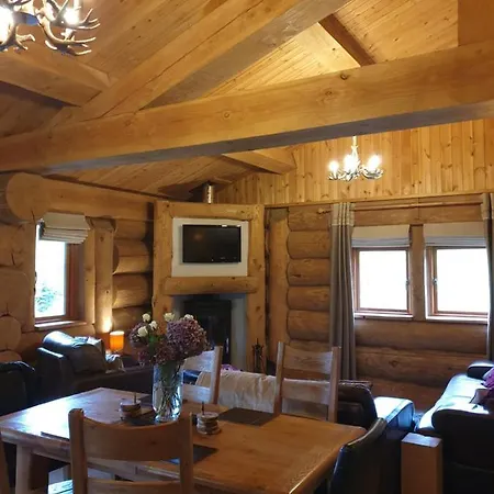 Guardswood The Woodsman Cabin *