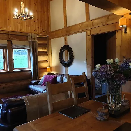Villa Guardswood The Woodsman Cabin *