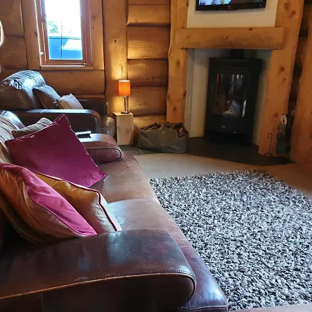 Guardswood The Woodsman Cabin Villa
