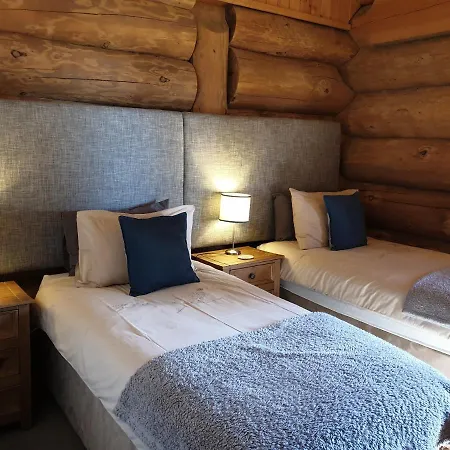 Guardswood The Woodsman Cabin * ウルバーストン