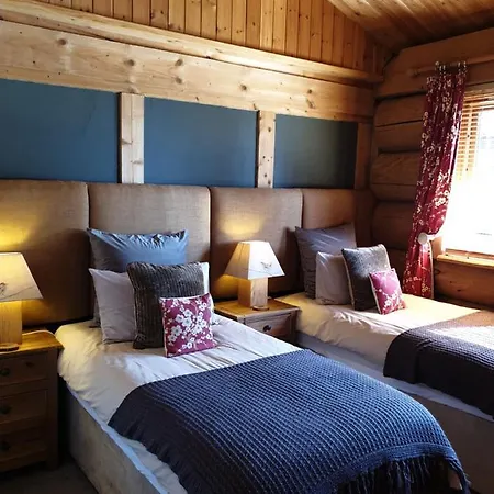 Guardswood The Woodsman Cabin *