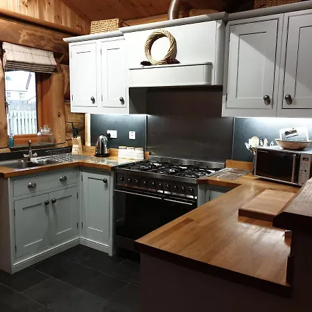 Villa Guardswood The Woodsman Cabin *